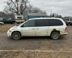 Image #2 of 2000 Chrysler Town & Country